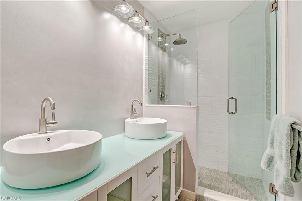 SUNSET CAY VILLAS - Residential