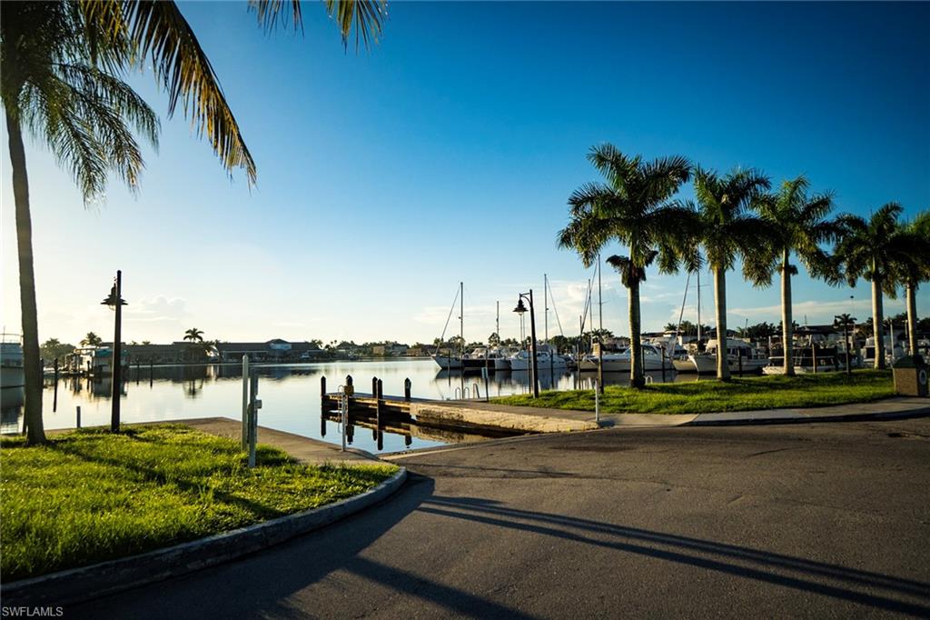 SUNSET CAY VILLAS - Residential