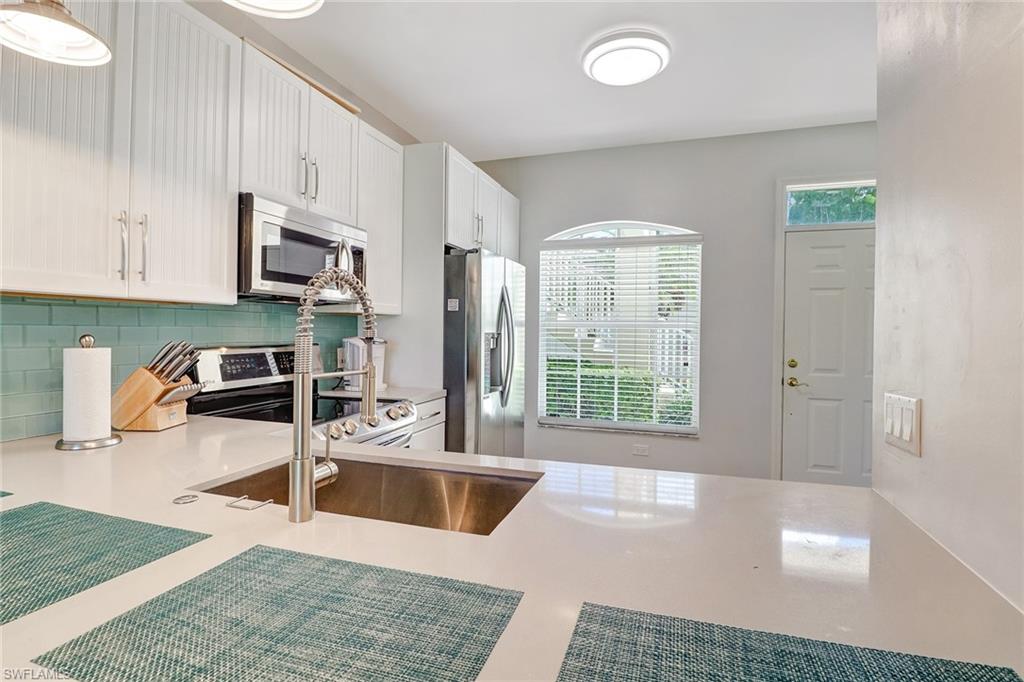 SUNSET CAY VILLAS - Residential