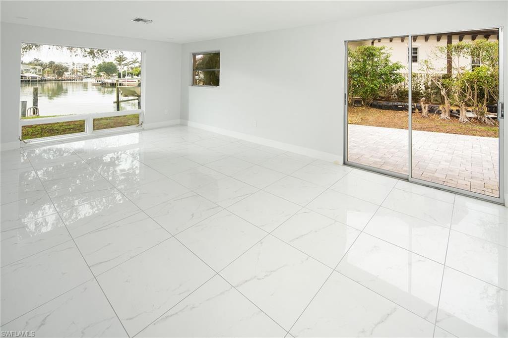 MOORINGS - Residential