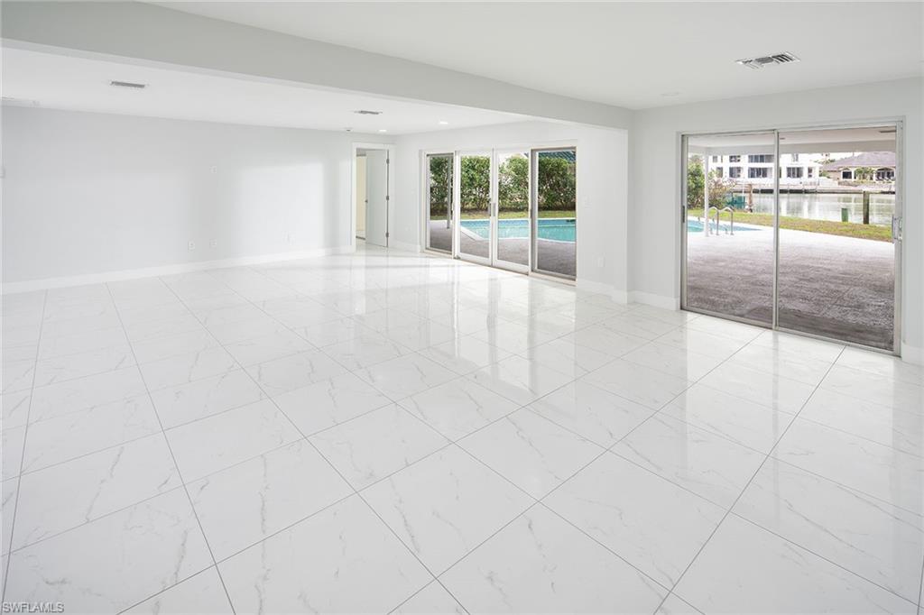 MOORINGS - Residential