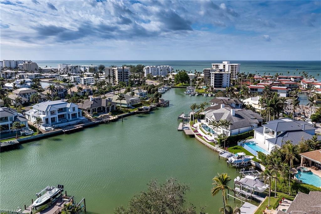 MOORINGS - Residential