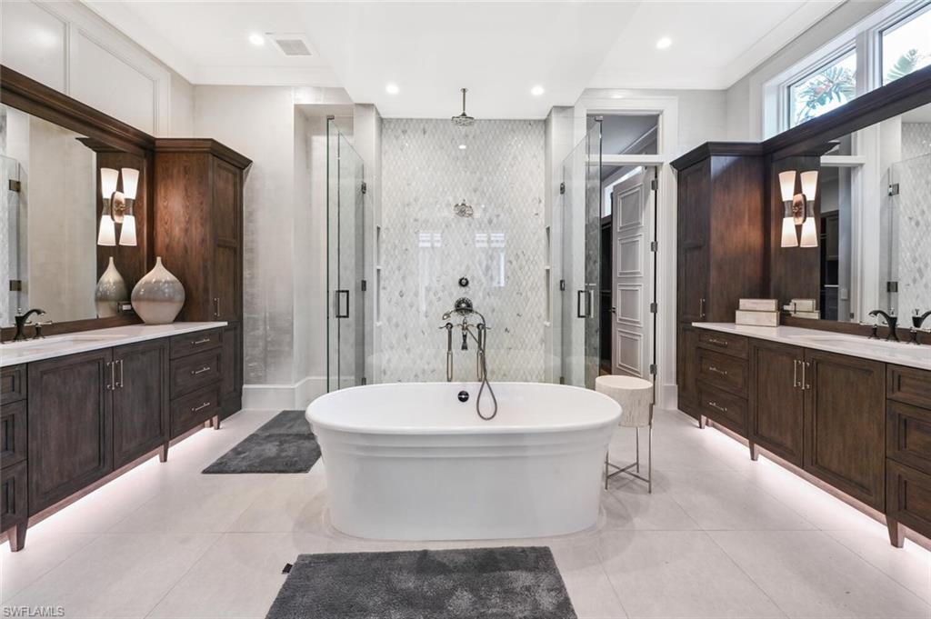 MOORINGS - Residential