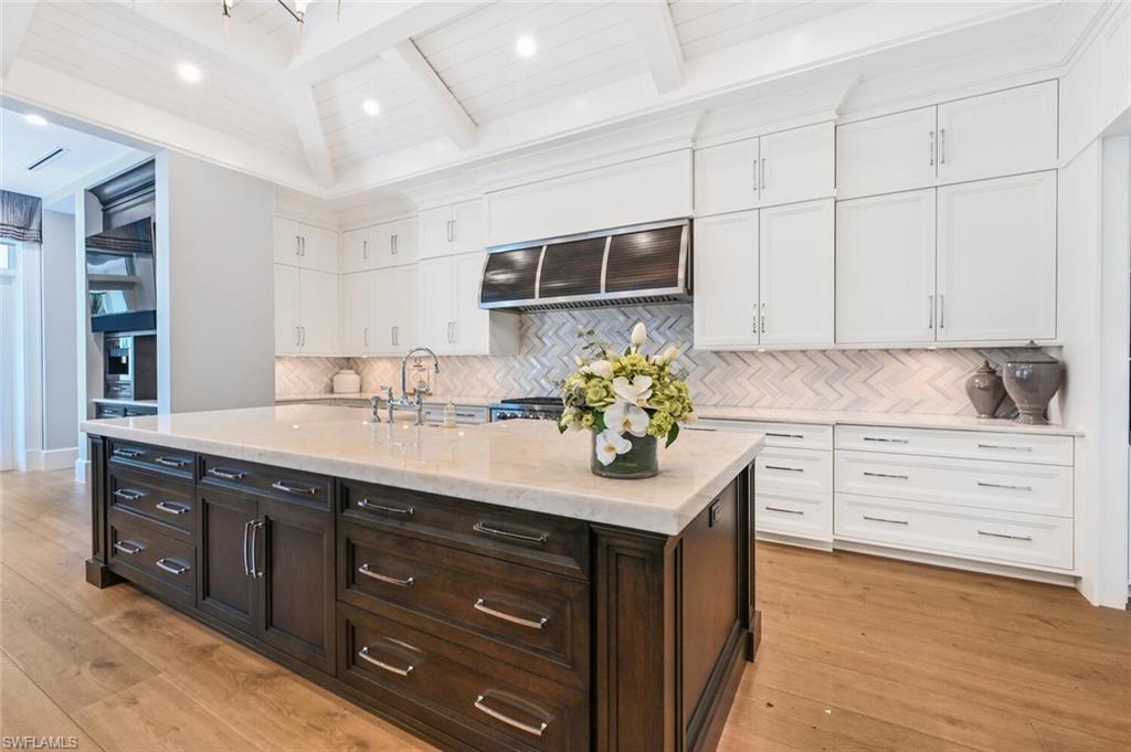 MOORINGS - Residential