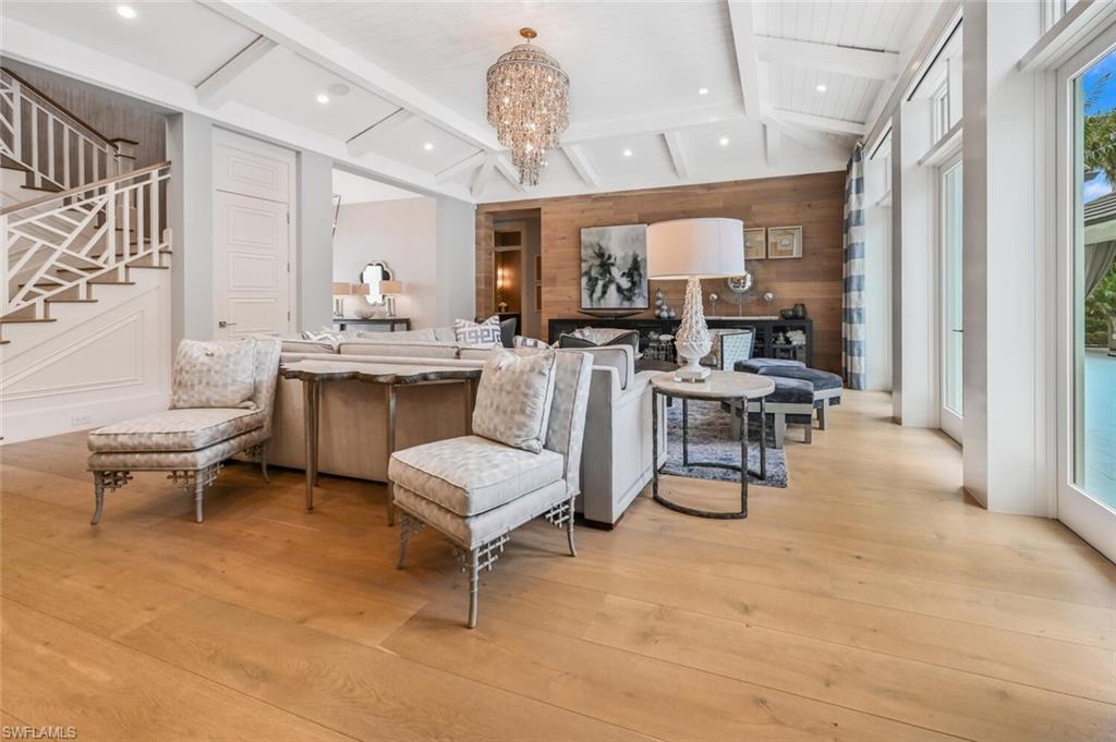 MOORINGS - Residential