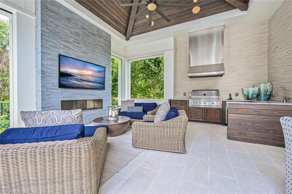 MOORINGS - Residential