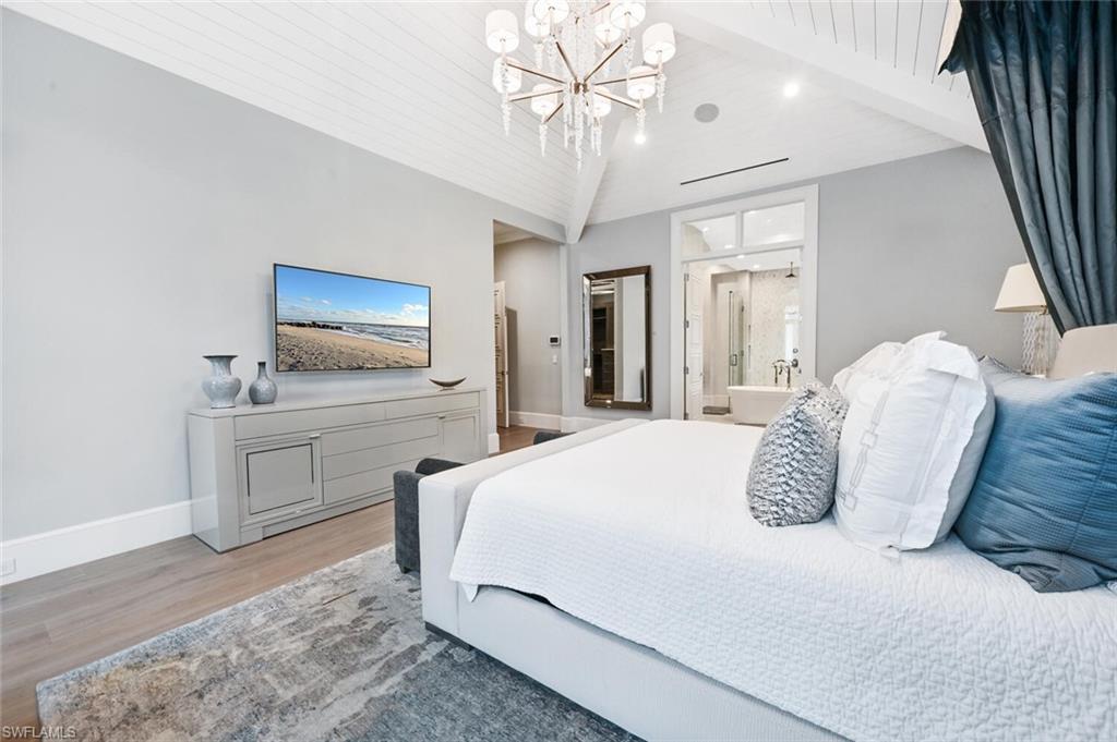 MOORINGS - Residential