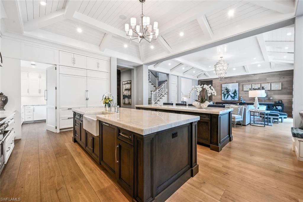 MOORINGS - Residential