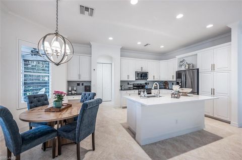 1905 Isla De Palma CIR NAPLES FL 34119