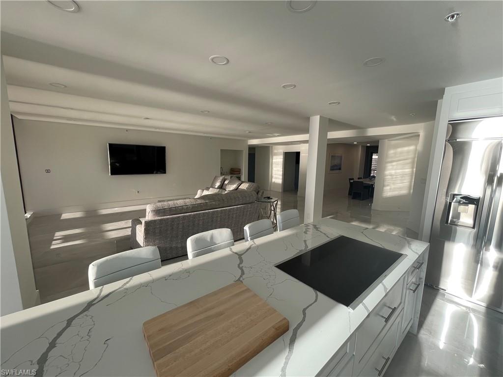 CARLYSLE AT BAY COLONY - Residential