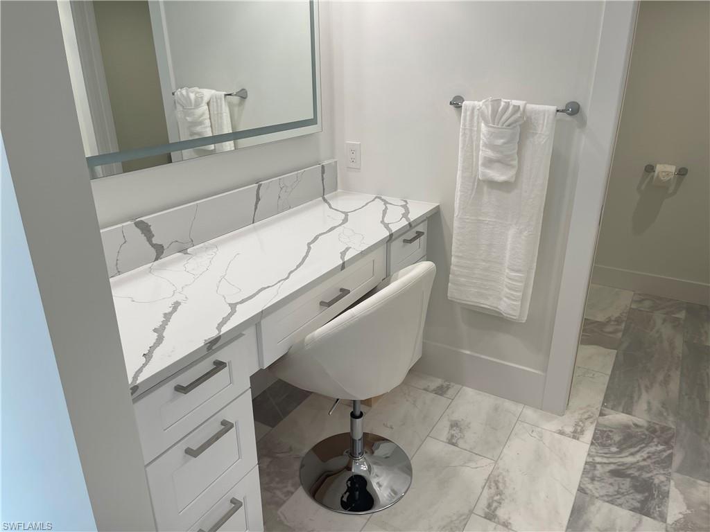 CARLYSLE AT BAY COLONY - Residential