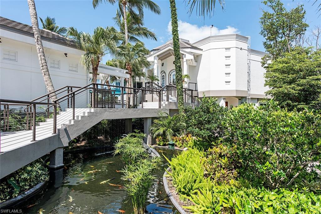 CARLYSLE AT BAY COLONY - Residential