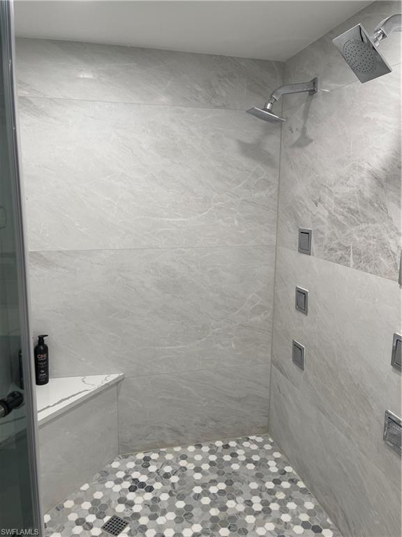 CARLYSLE AT BAY COLONY - Residential