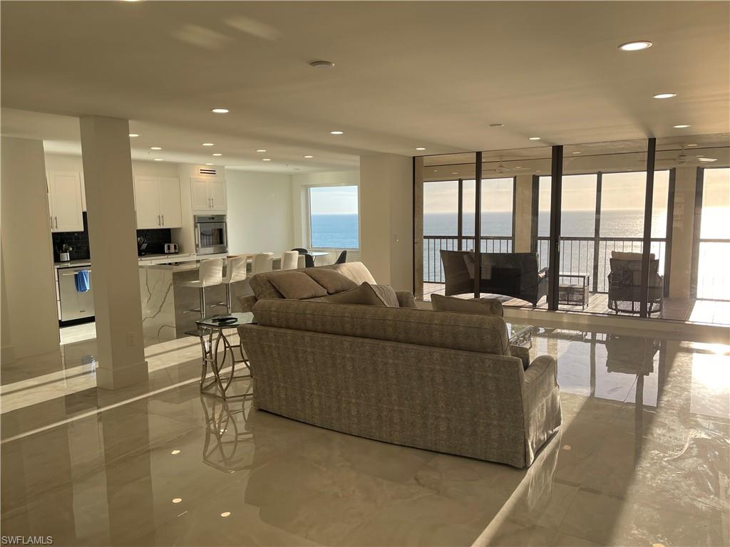 CARLYSLE AT BAY COLONY - Residential