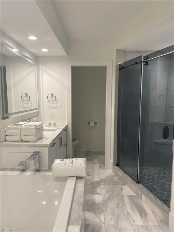 CARLYSLE AT BAY COLONY - Residential