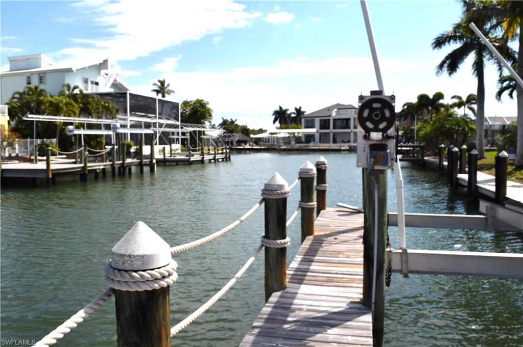 FAIRVIEW ISLES - Residential