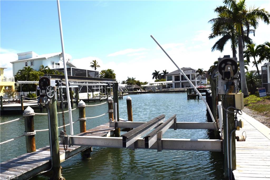 FAIRVIEW ISLES - Residential