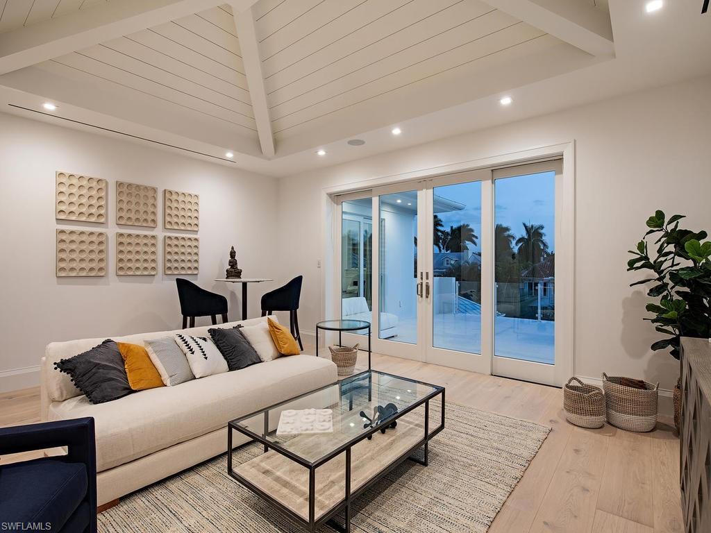 AQUALANE SHORES - Residential