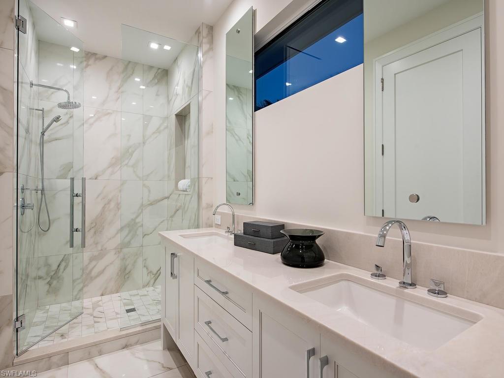 AQUALANE SHORES - Residential