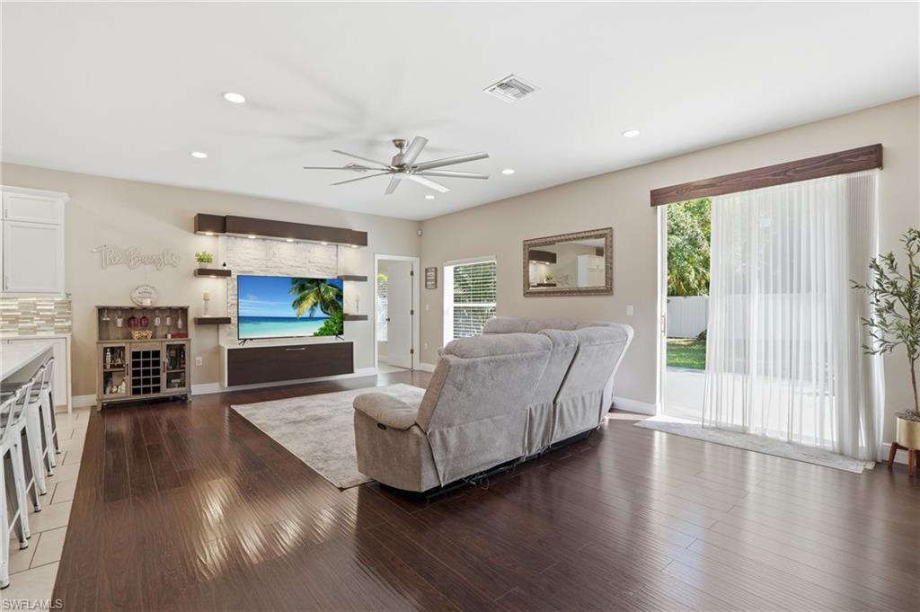 HAWK'S PRESERVE - Residential