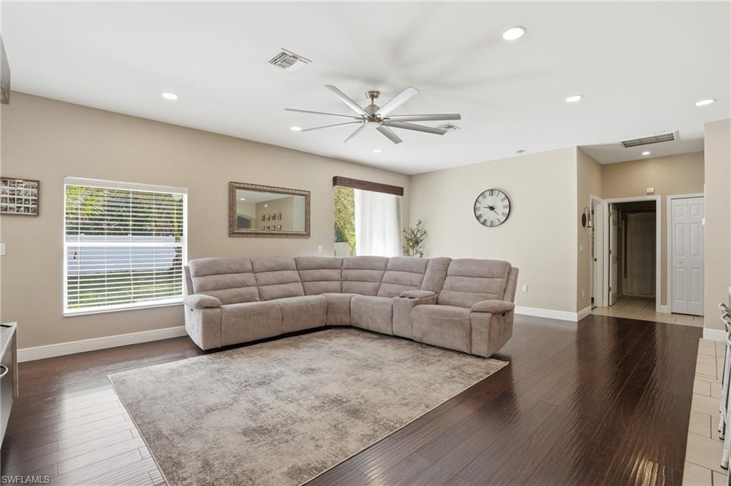 HAWK'S PRESERVE - Residential