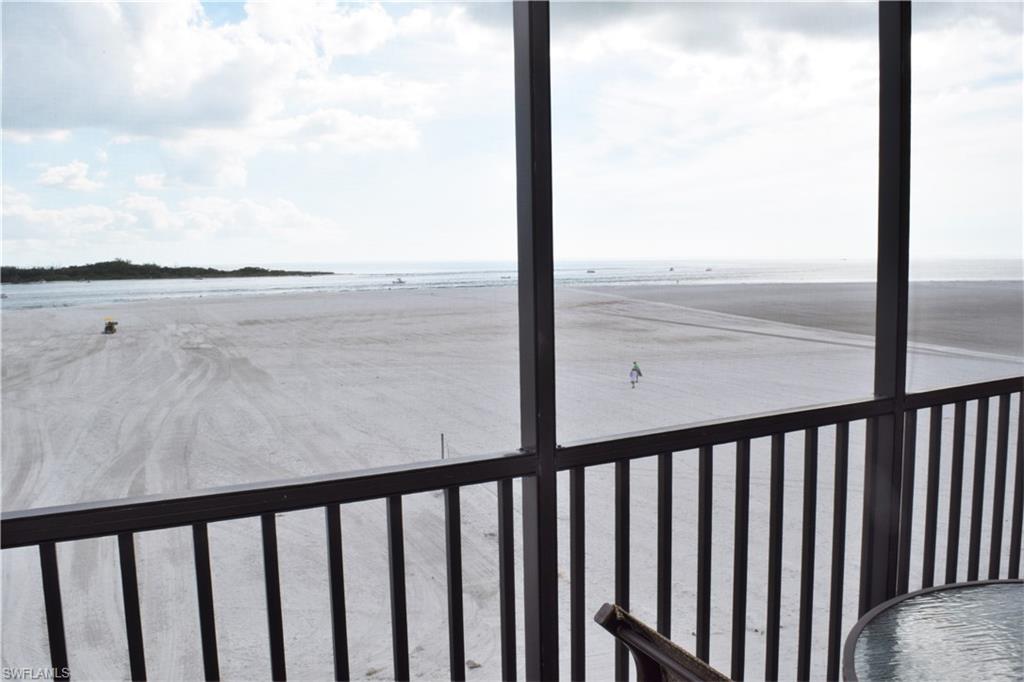 CARLOS POINTE - Residential