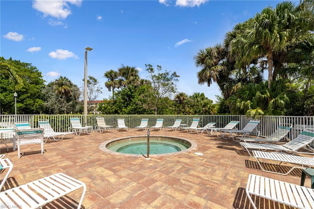 FAIRWAY VILLAS - Residential