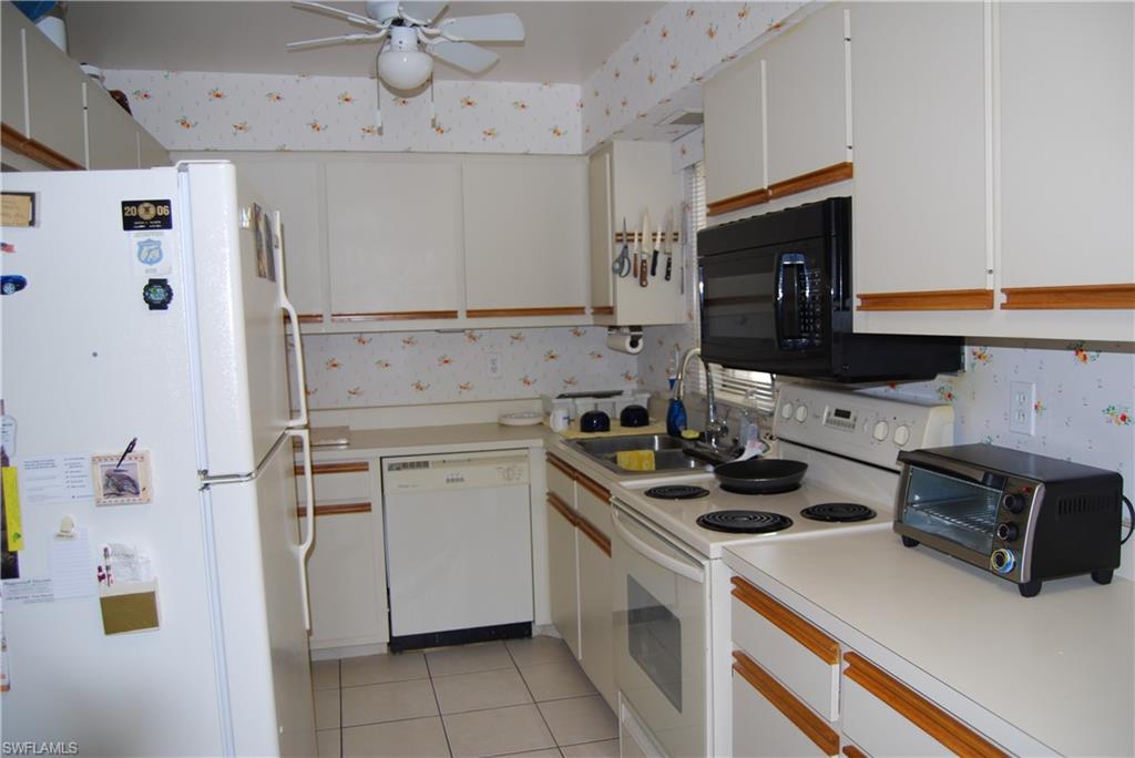 GOLFWOOD CONDO - Residential