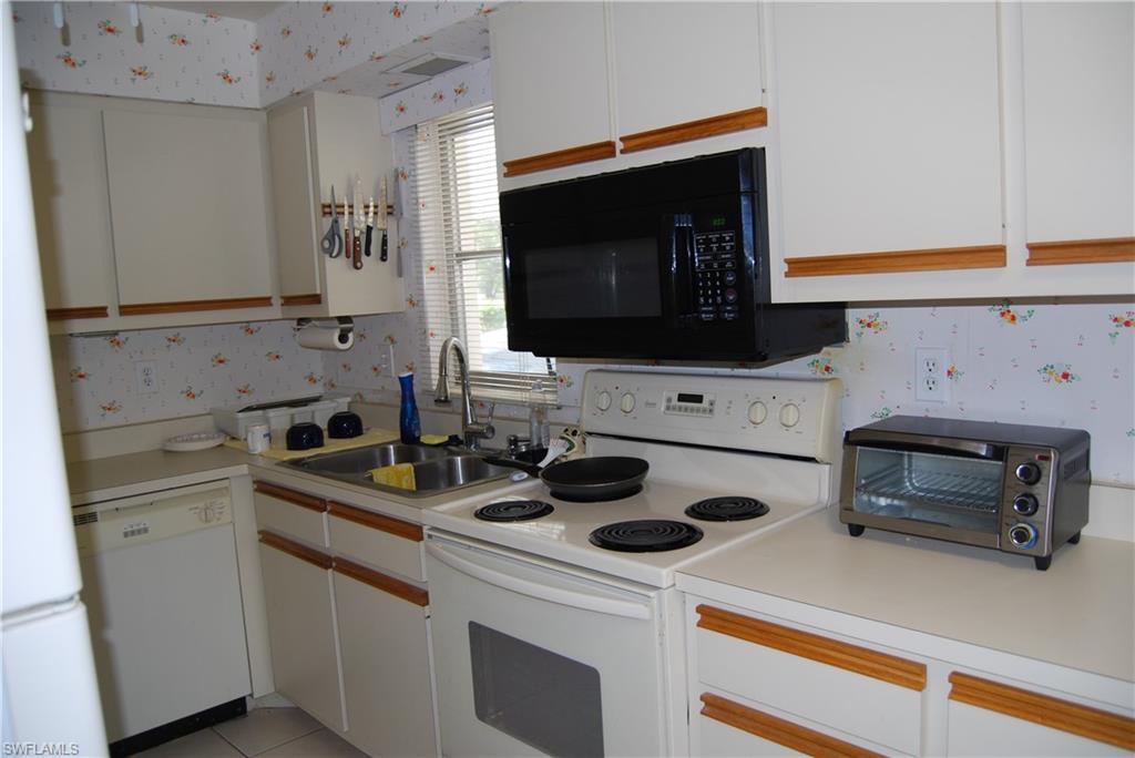 GOLFWOOD CONDO - Residential