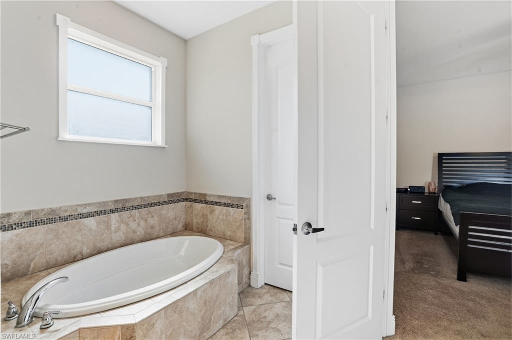 LAUREL OAKS - Residential