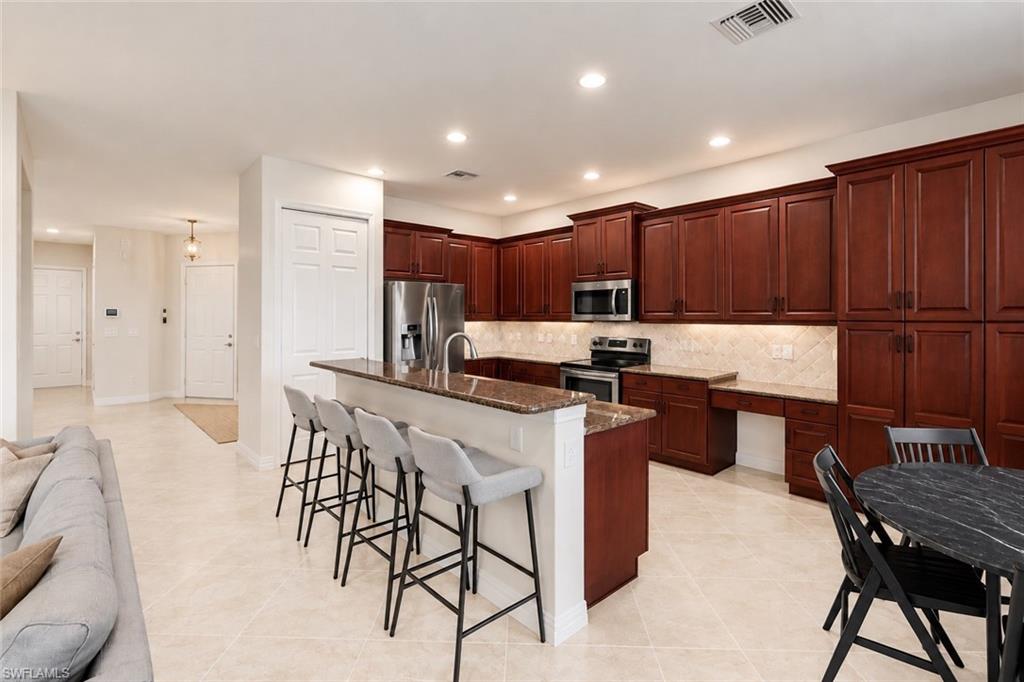 10487 Winged Elm LN