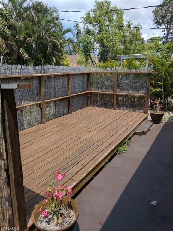 NAPLES PARK - Residential