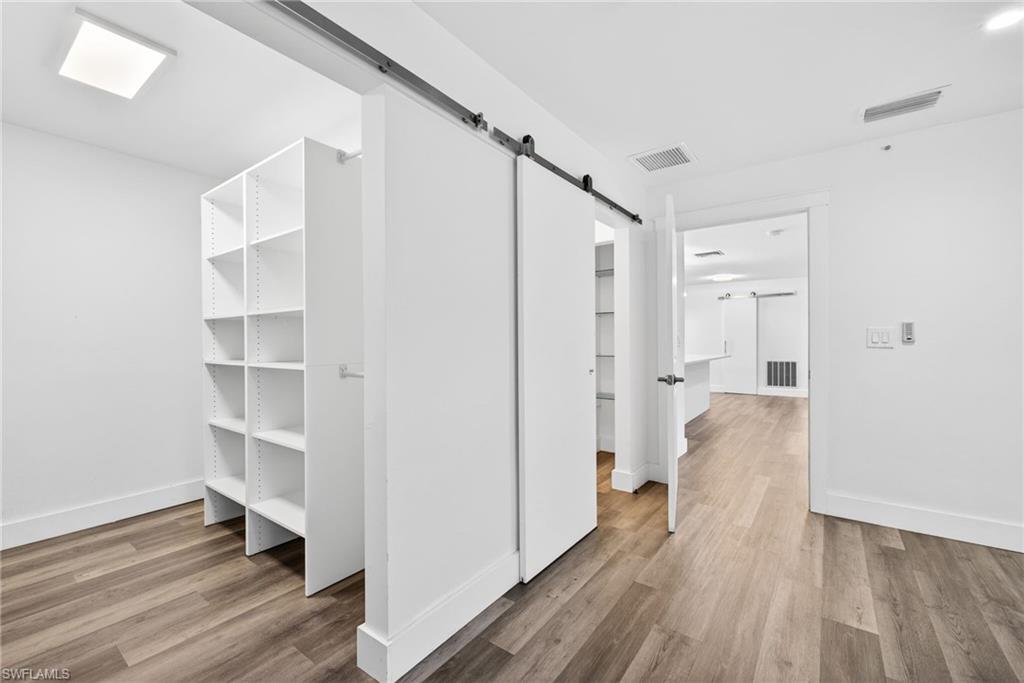 YACHT CLUB - Residential