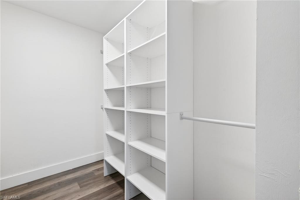 YACHT CLUB - Residential