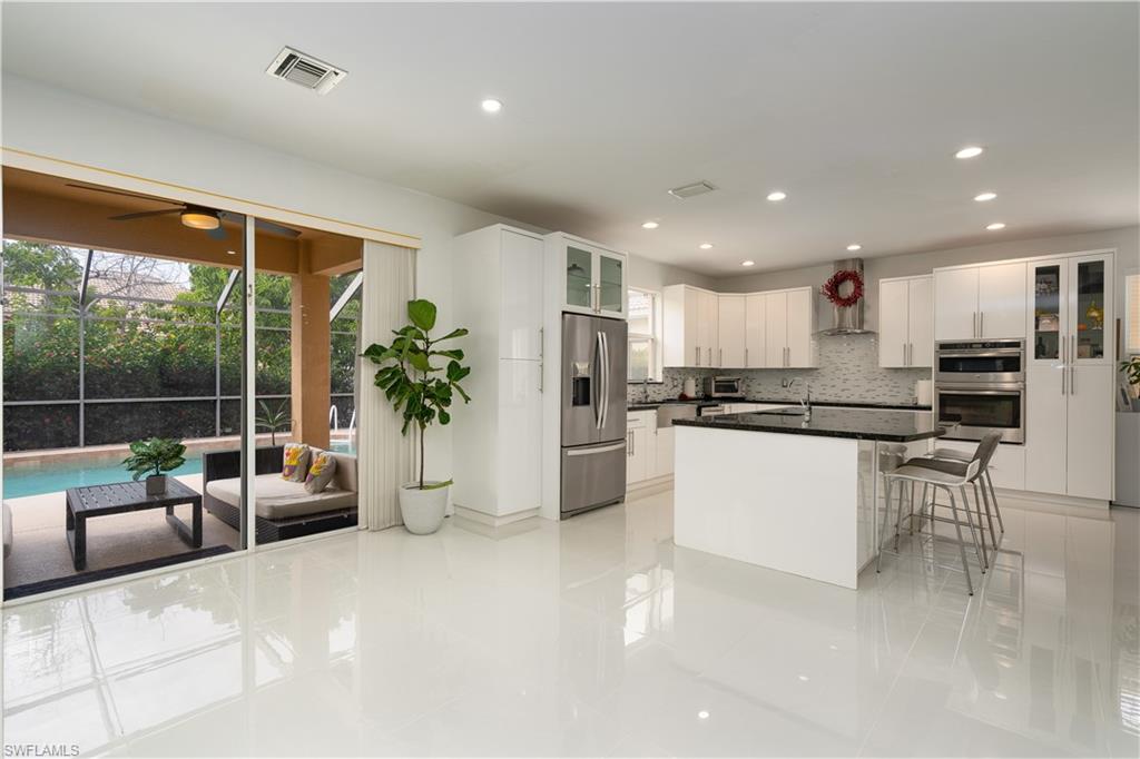 LAUREL LAKES - Residential