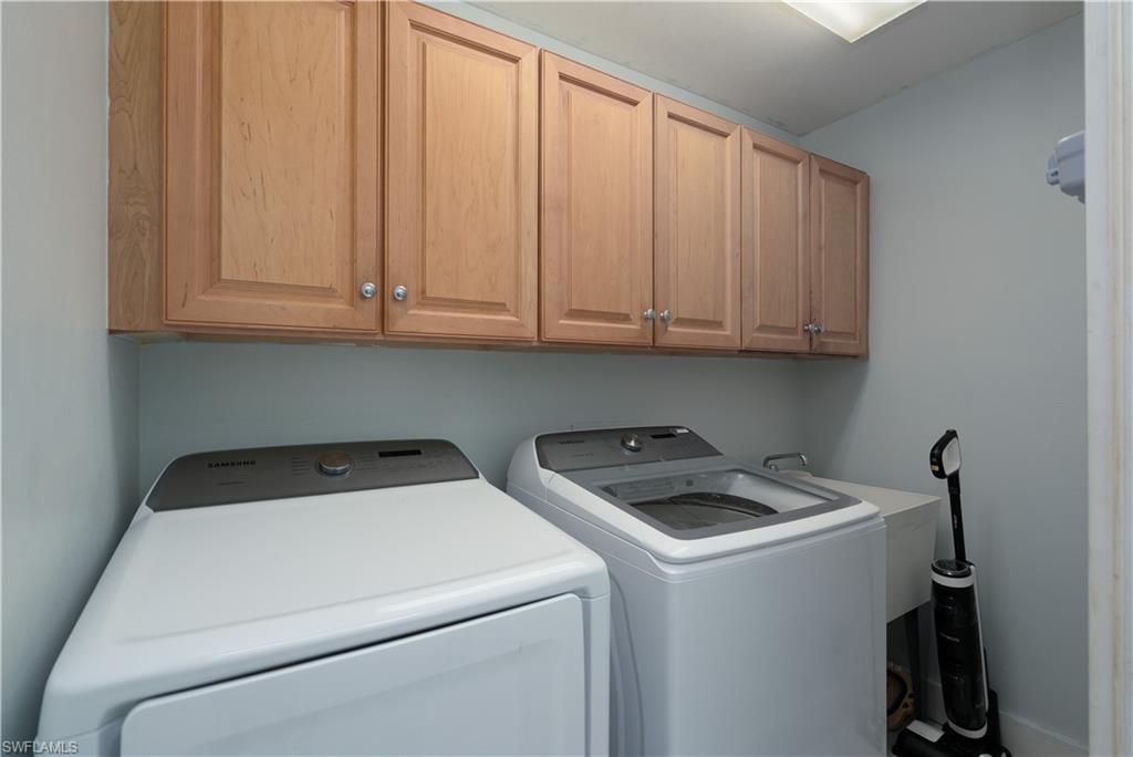 LAUREL LAKES - Residential