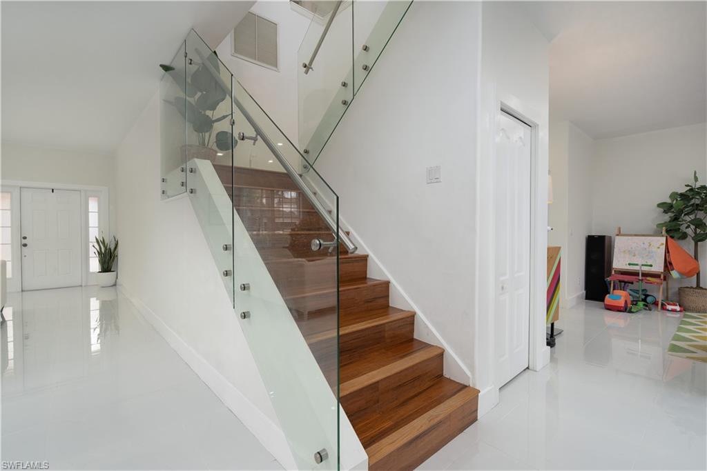 LAUREL LAKES - Residential