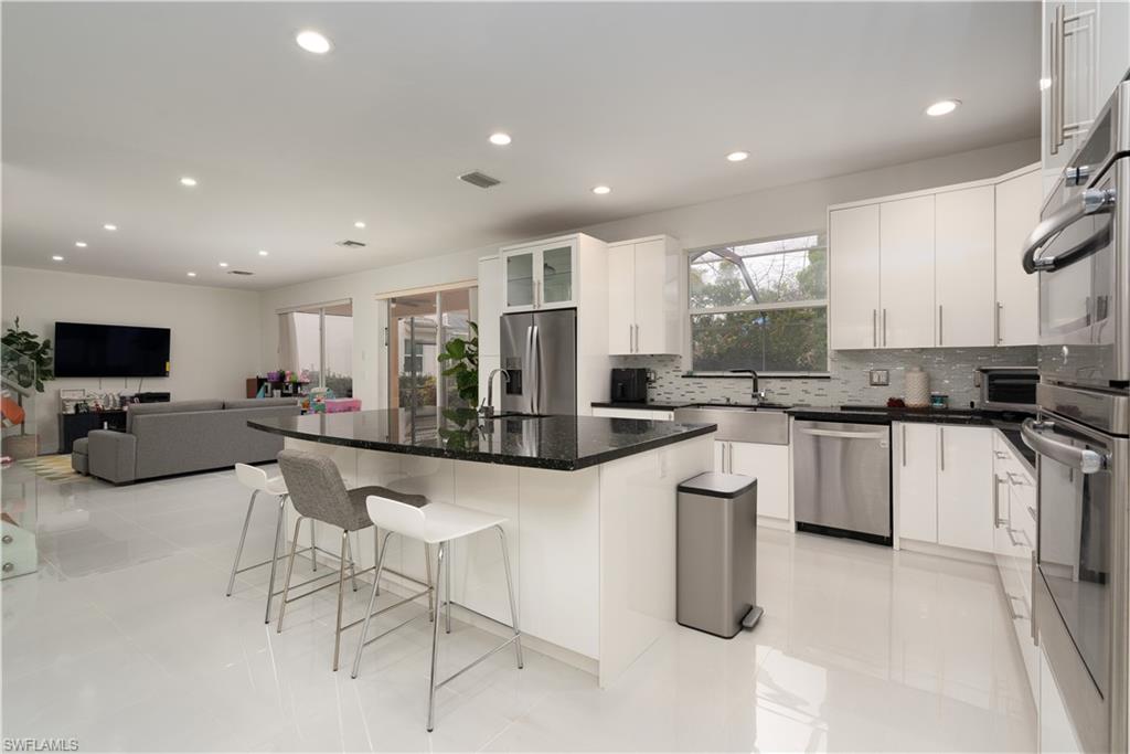 LAUREL LAKES - Residential