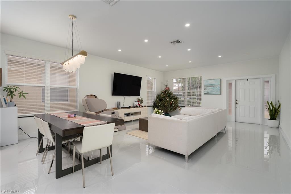 LAUREL LAKES - Residential