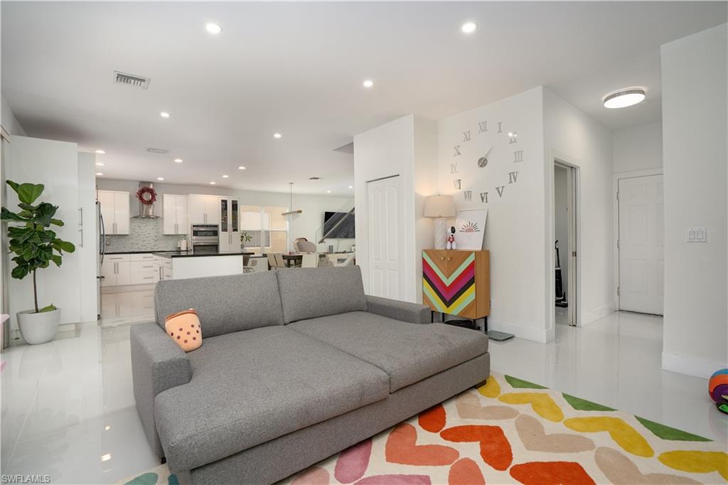 LAUREL LAKES - Residential