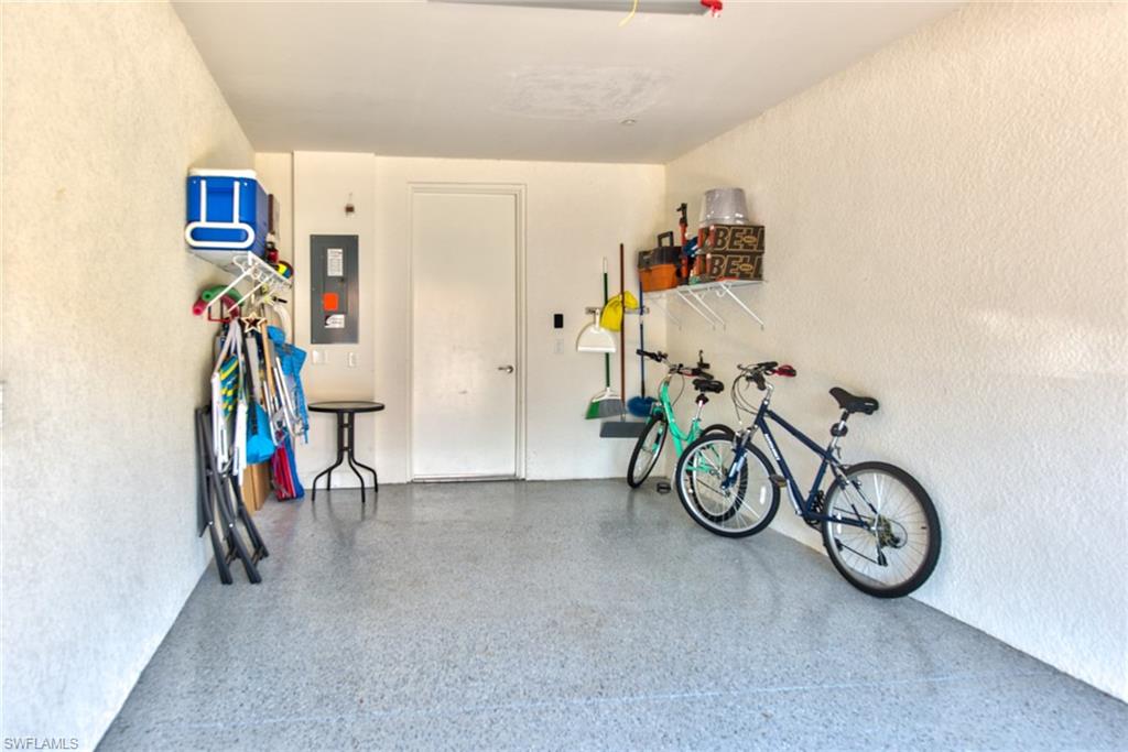 ESPLANADE - Residential Lease