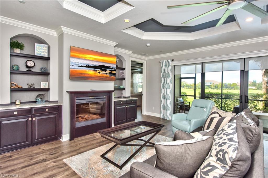 ESPLANADE - Residential Lease