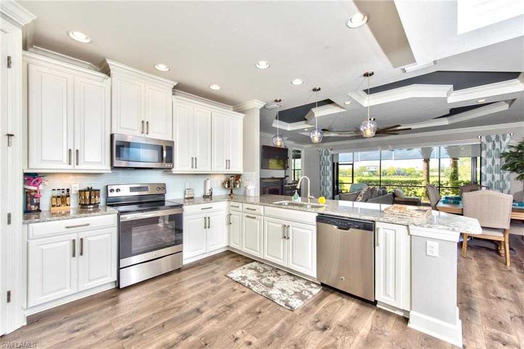 ESPLANADE - Residential Lease