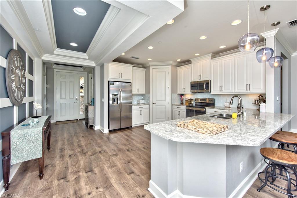 ESPLANADE - Residential Lease