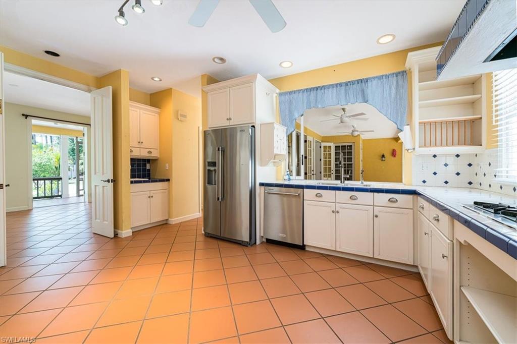 GOLDEN GATE ESTATES - Residential