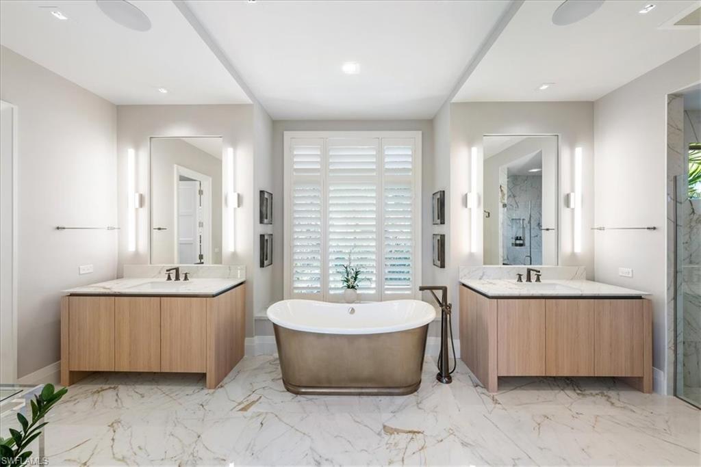 PARK SHORE - Residential