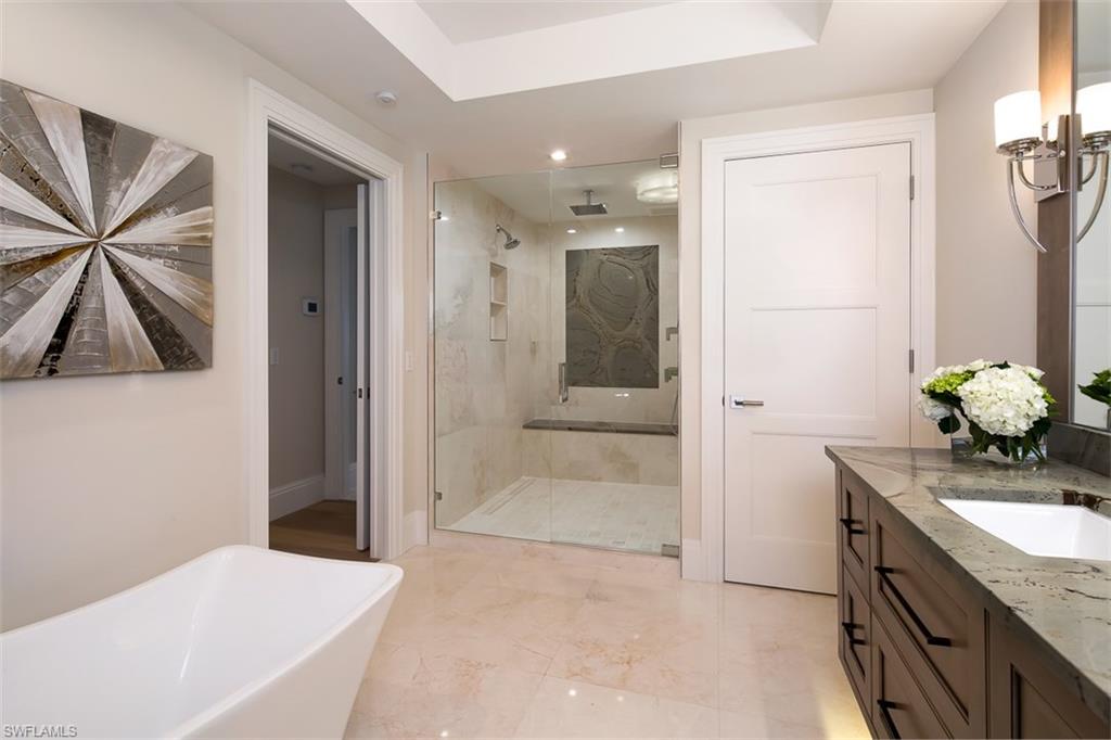 PARK PLAZA - Residential