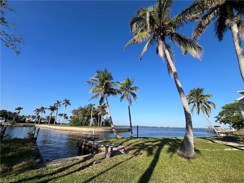 6932 Old Whiskey Creek DR FORT MYERS FL 33919