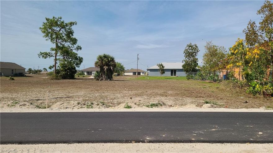 Great Vacant Lot in beautiful Cape Coral, Florida. Build your dream home in this prime residential area, near shopping, schools and entertainment. Survey completed and will be provided to Buyer. Don't miss this opportunity!