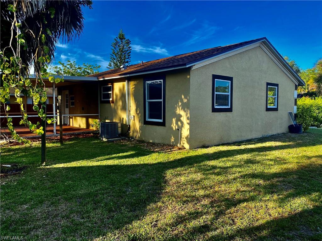 NAPLES MANOR - Residential